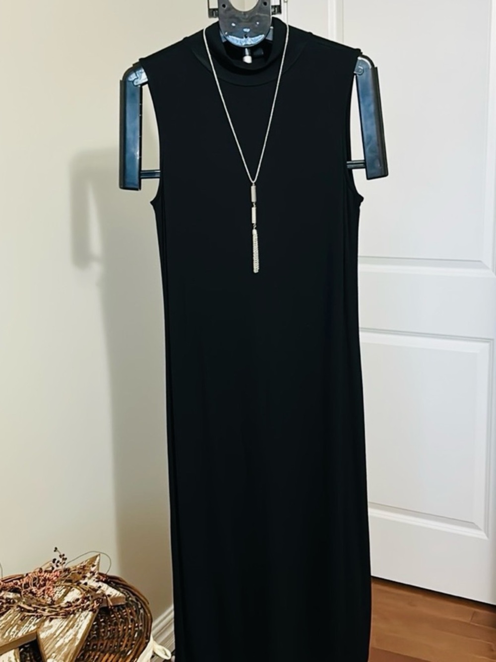 Sz M⭐️NWT Adrienne Vittadini Black Sleeveless Mock Neck Midi Dress PTP 18 -21”